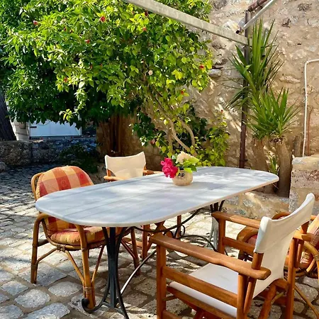 Mani Spot -cereus Апартаменты