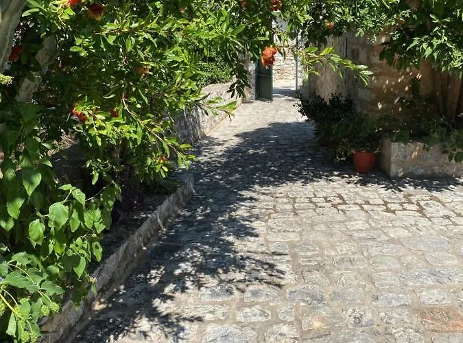 Апартаменты Mani Spot -cereus