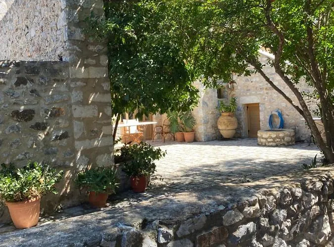 Апартаменты Mani Spot -cereus